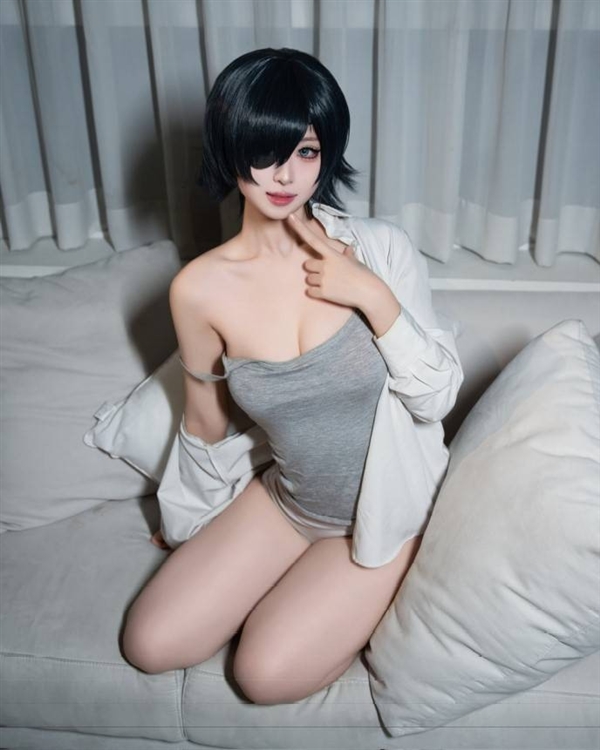 韩国美女COS《电锯人》姬野 居家姐姐慵懒性感