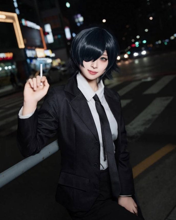 韩国美女COS《电锯人》姬野 居家姐姐慵懒性感