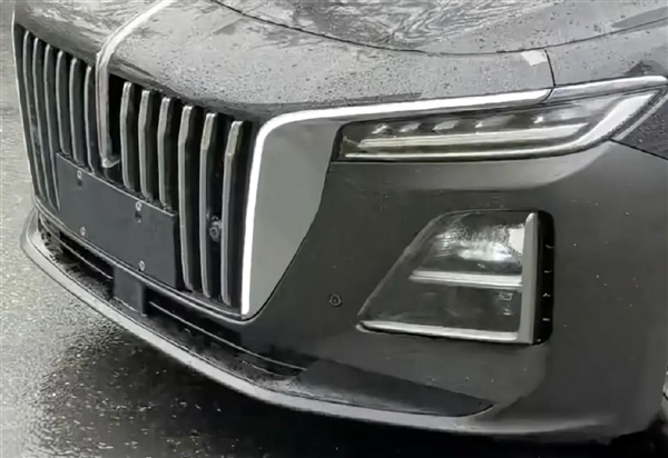 2026款红旗H5实车图流出：撞脸老款H9、内饰全面升级