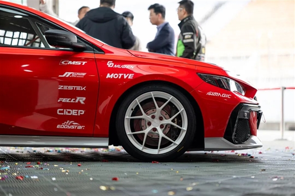 国产最强2.0T！ 广汽传祺推出影豹R N1赛车：可合法出街