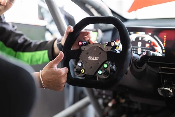 国产最强2.0T！ 广汽传祺推出影豹R N1赛车：可合法出街