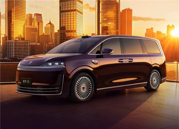 赵长江“官宣”加入智界汽车：放言“智界V9三年内无对手”