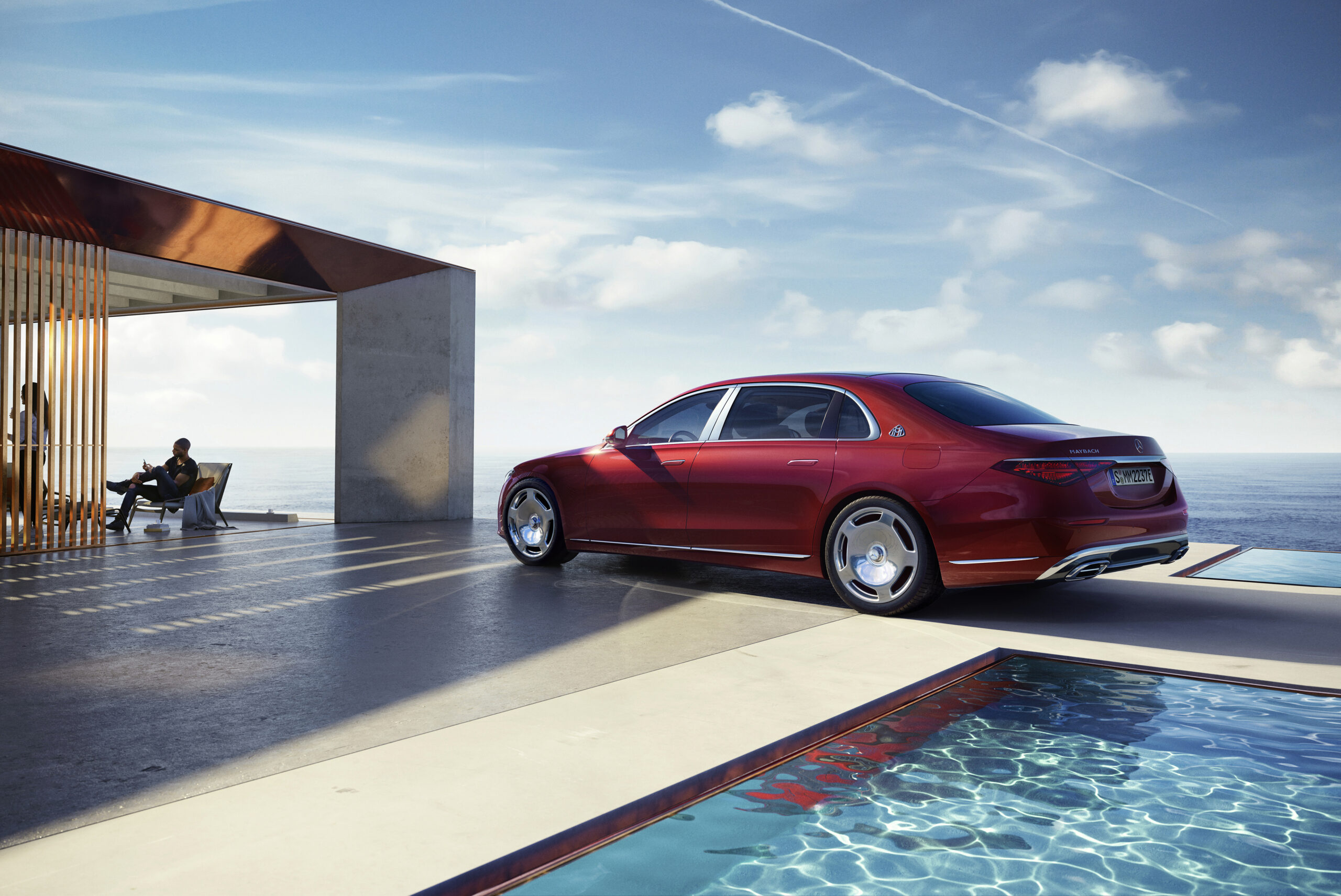 Mercedes-Maybach launches its first plug-in hybrid model S 580 e