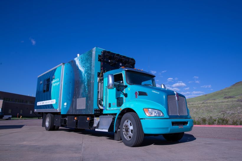 Hydrogen-powered truck sets world record for longest distance traveled without refueling